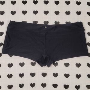 ° SZ MED • NWOT • Fabletics Shorts °